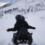 Sneeuwscooter rit in Tromso, Noorwegen